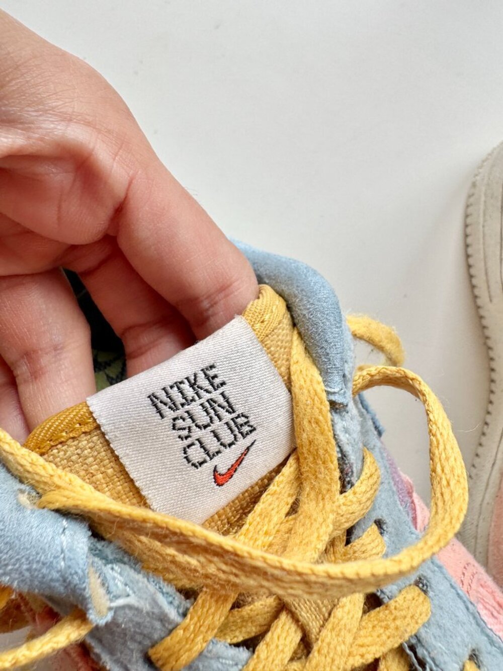 Kids' NIKE Air Force 1 Low 07 LV8 Next Nature 'Sun Club Multi' Sneakers, Size 3Y - Picture 3 of 14